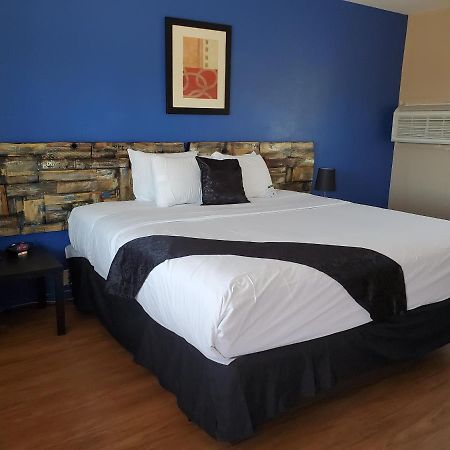 Pinecrest Inn & Suites Флагстафф Экстерьер фото